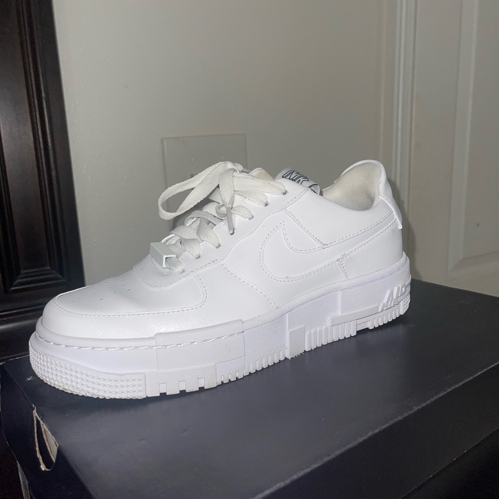 W Af1 Pixel